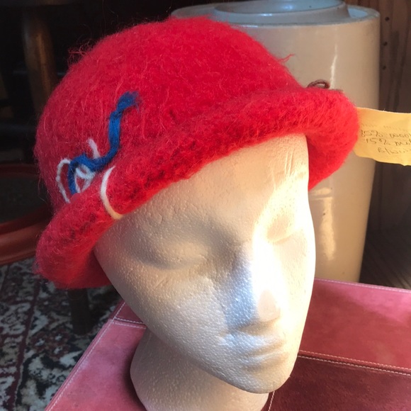 Handmade felted wool with needle felting hat OoaK - Picture 2 of 4